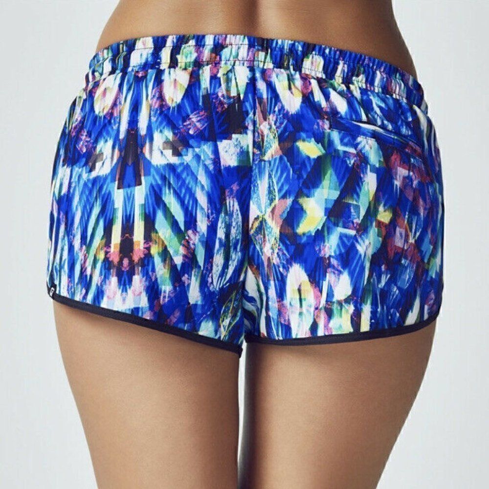 Fabletics Carrie Running Shorts Blue Reef Print - Picture 4 of 7